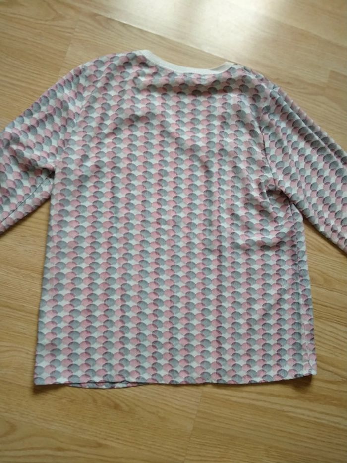 Haut manches longues TBS . Femme.
Neuf.
Taille 40 - photo numéro 10