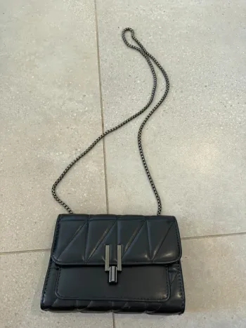 Sac à bandoulière noir, très bon état, 20,5x12cm