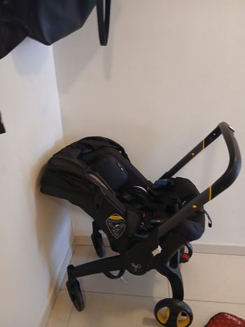 Poussette  siège auto