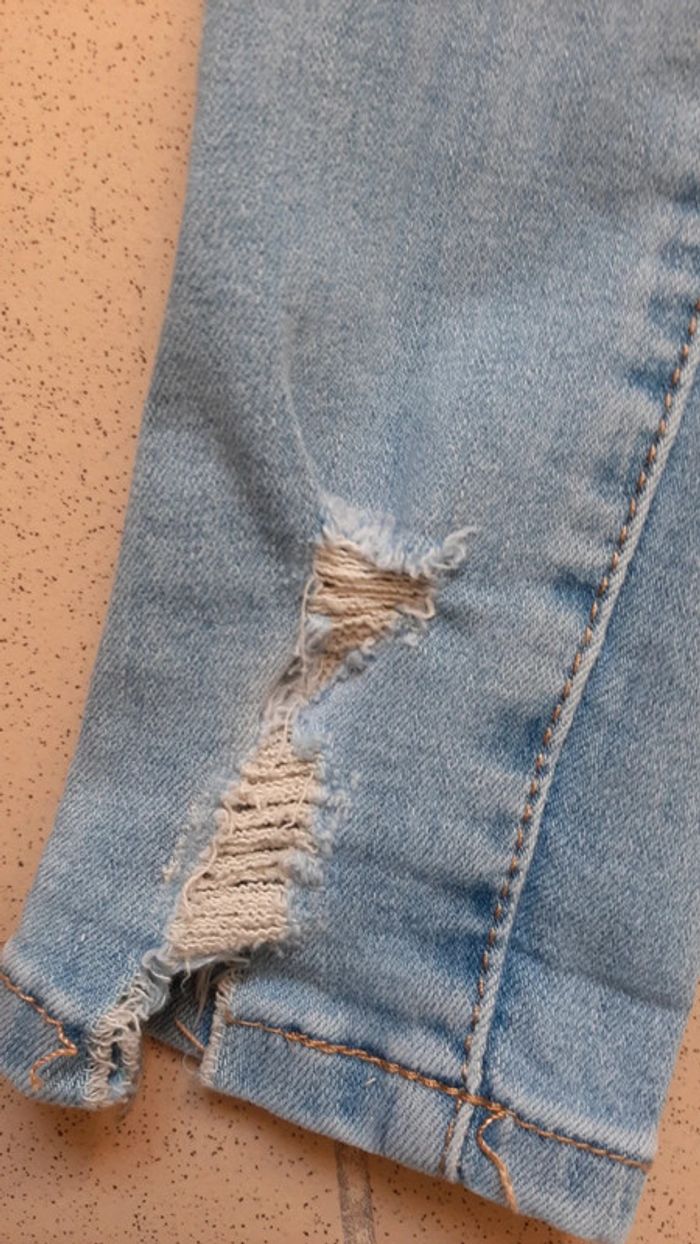 Jean troué femme taille 38 peux convenir 36 - photo numéro 6