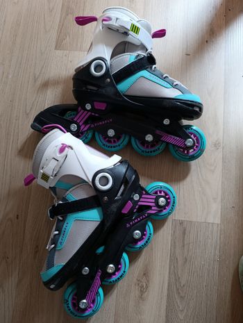 Roller en ligne firefly 
Lacet et boucle de serrage
Réglable de la pointure 33 à 36