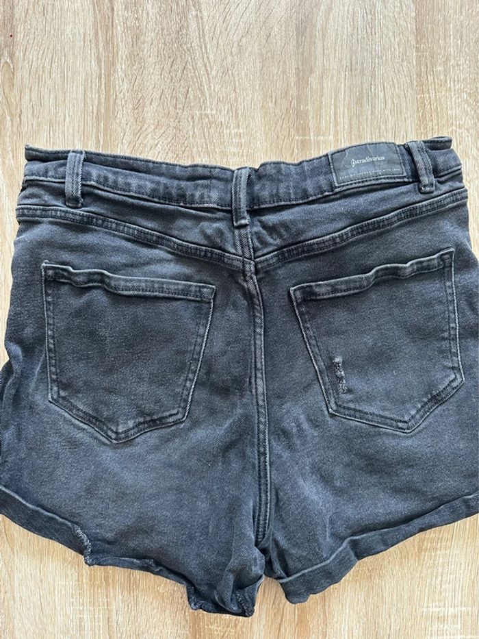 Short gris noir - photo numéro 4
