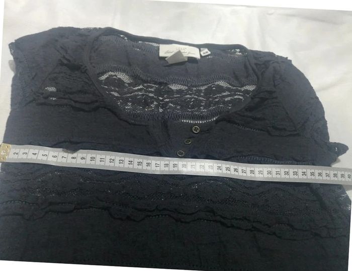 t-shirt H&m noir taille M - photo numéro 3