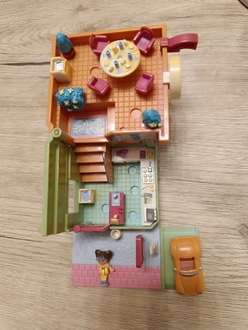 Polly pocket burger drive