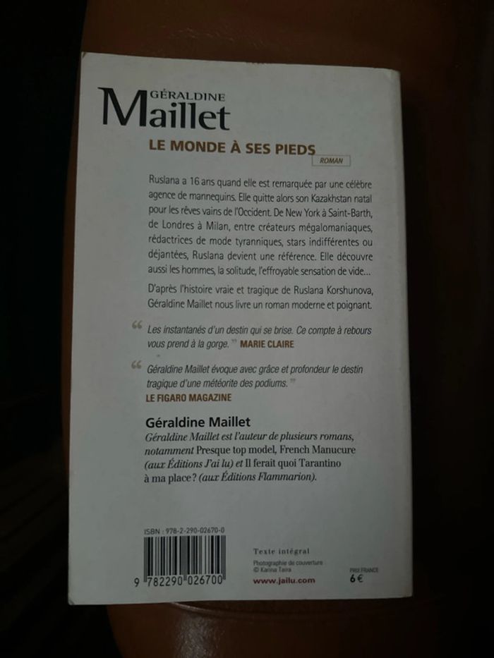 Livre le monde à ses pieds - photo numéro 2