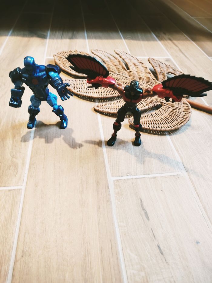💫Lot de 2 figurines super hero mashers Iron Man stealth furtif et Faucon/ Falcon Avengers - photo numéro 6