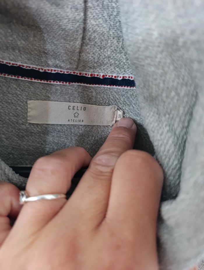 Pull tailles S - photo numéro 2