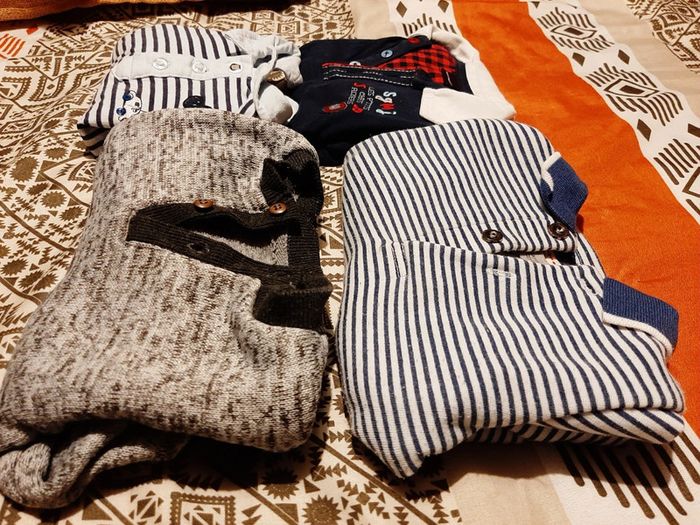 Lot de pulls 12mois - photo numéro 2