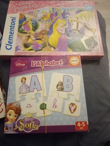 Lot de 4 boîtes de puzzles