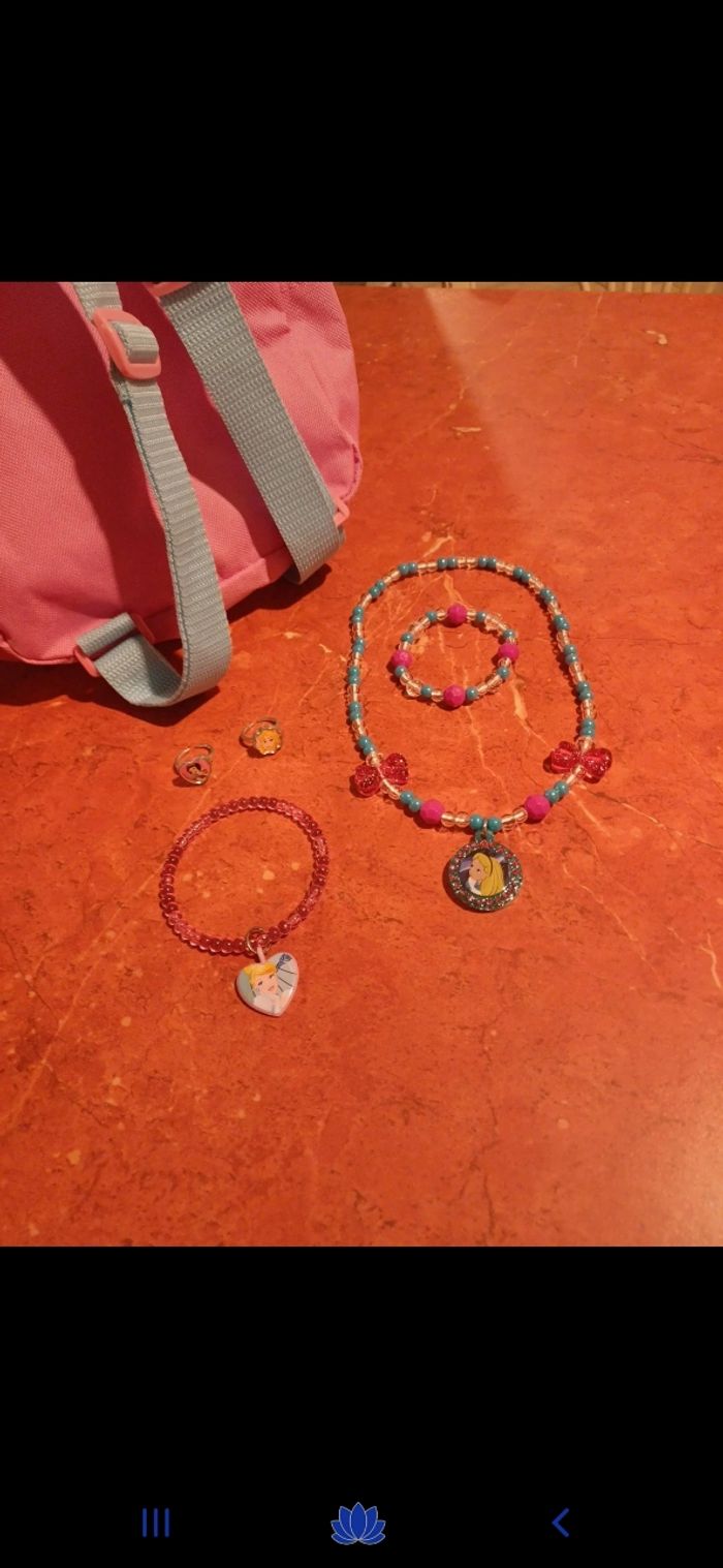 Sac à dos Cendrillon et bijoux - photo numéro 4