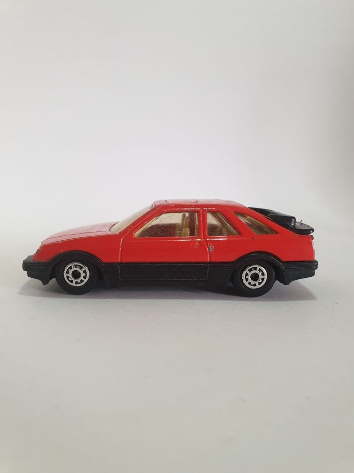 Mc Toy Ford Sierra XR4i 1/64 Made in Macau - photo numéro 8