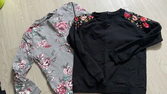 Lot de pulls fleuris