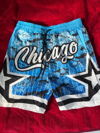 Short bleu avec impression « Chicago »