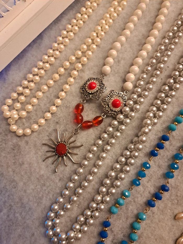 Lot de colliers blanc bleu orange - photo numéro 3