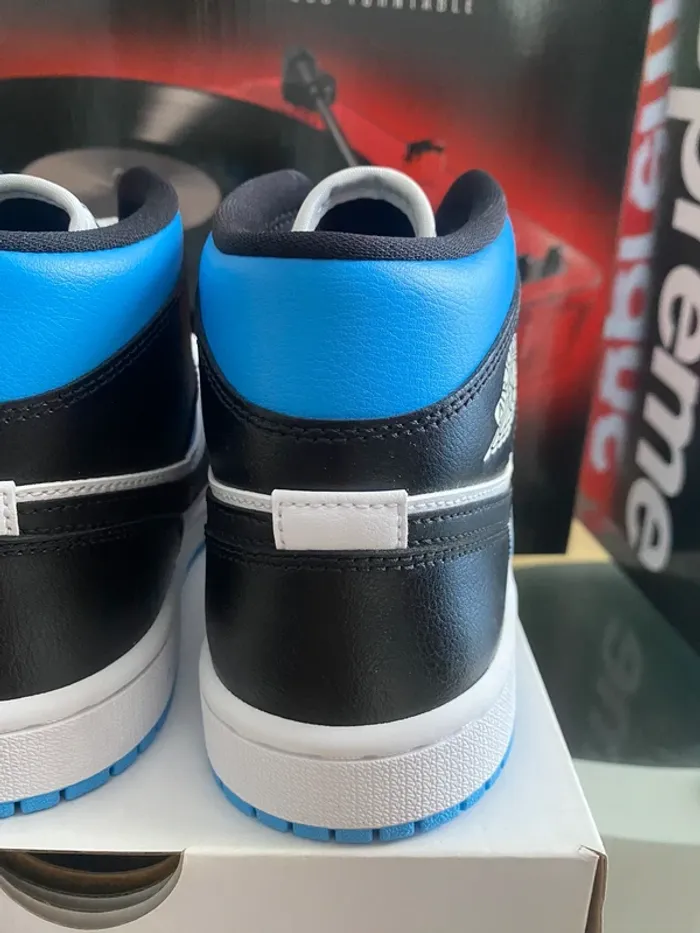 Jordan 1 mid university bleu - photo numéro 8