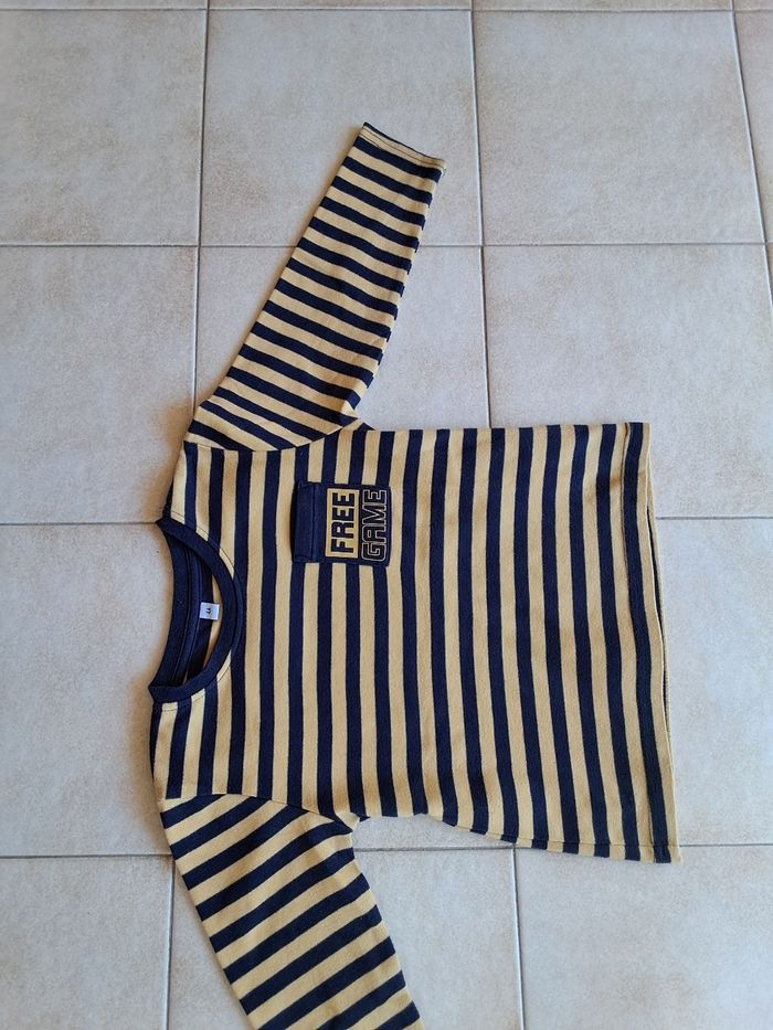 Tee-shirt 4 ans, Parfait état