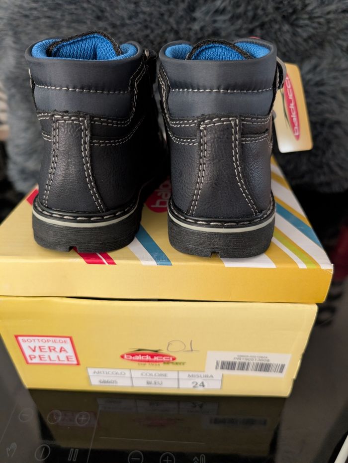Bottines garçon. Taille 24. Neuf. Balducci - photo numéro 2