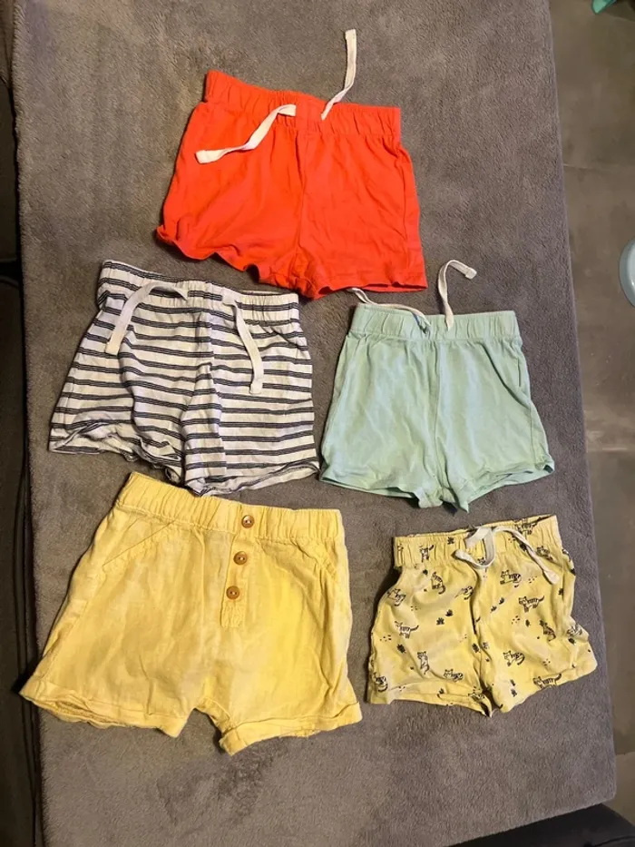 Lot 5 short léger Kiabi 18 mois