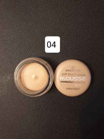 Fond de teint mousse Essence 04