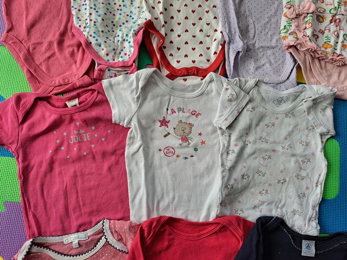 Lot de 10 bodies 12m - photo numéro 3