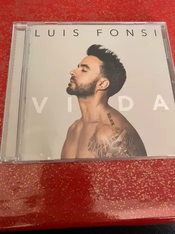 CD Louis Fonsi Vida