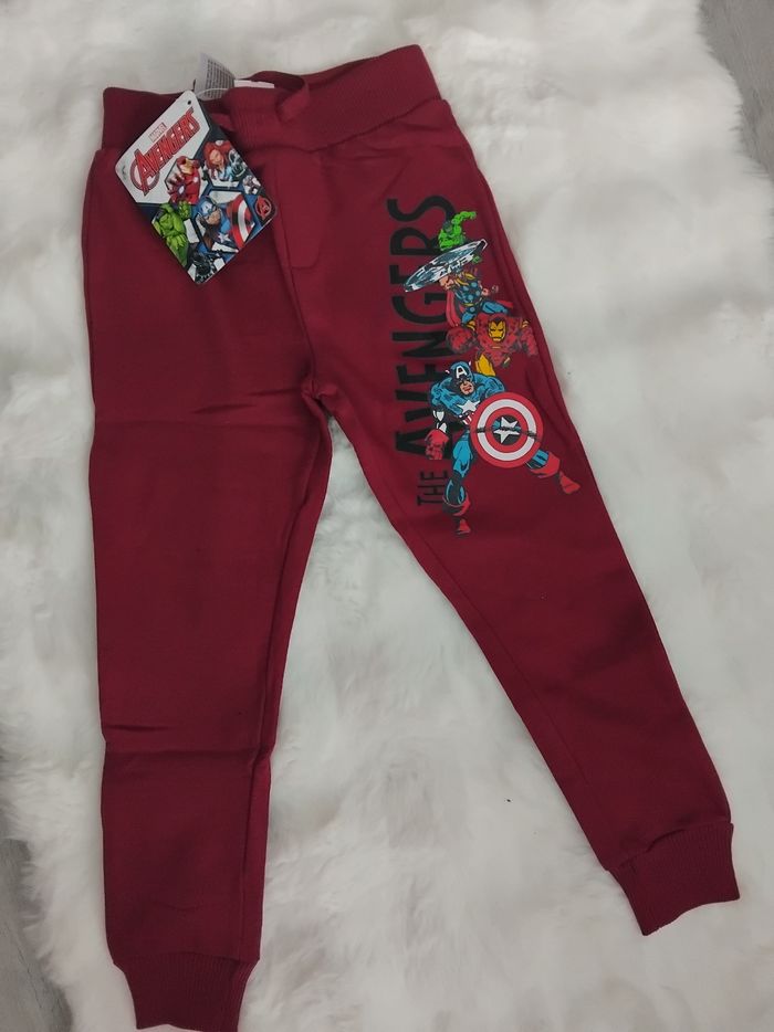 Pantalon jogging Avengers Neuf, 6 ans