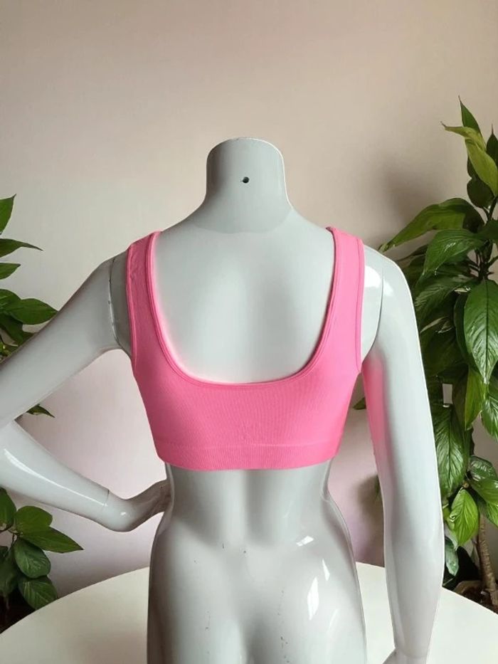 Brassière rose - photo numéro 4