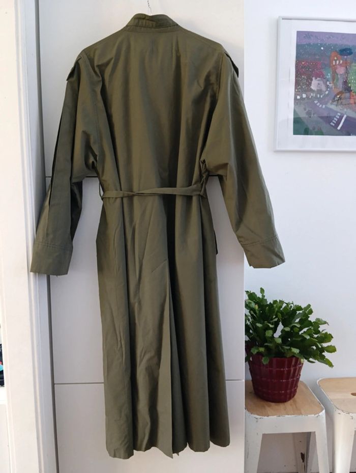 Trench kaki vintage
Taille 42 - photo numéro 2