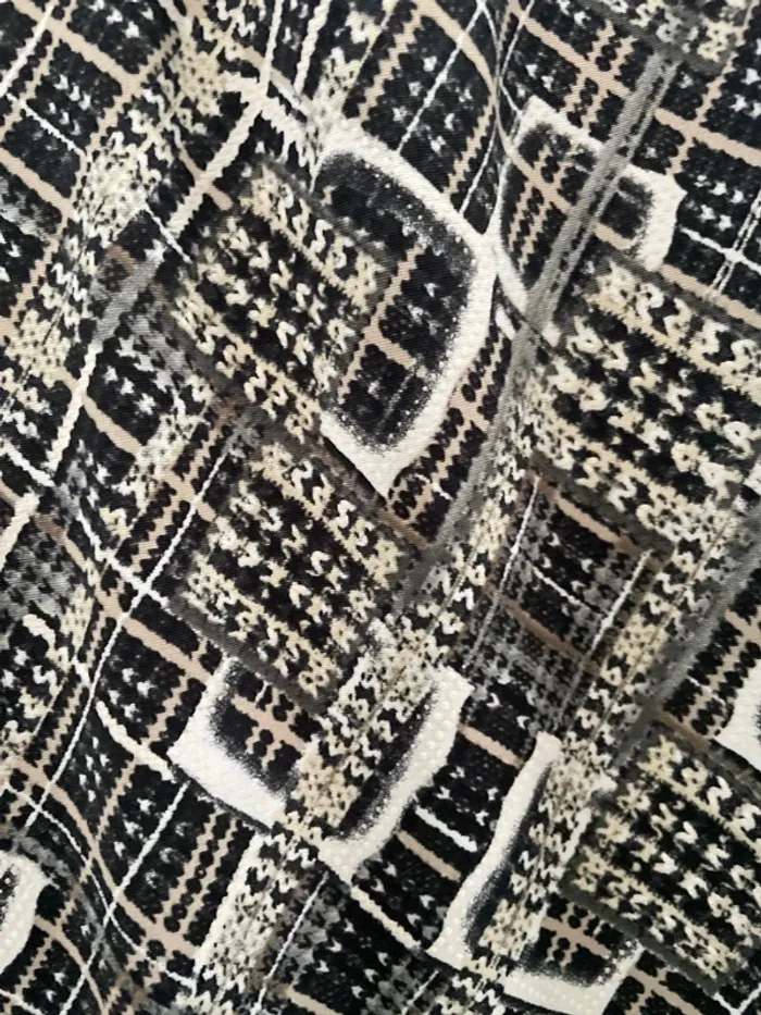 Magnifique blouse en 44 de marque Armand Thiery en excellent état - photo numéro 5