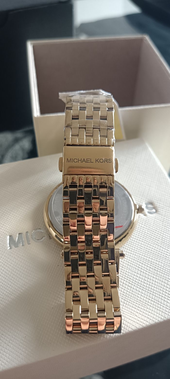 Prix spécial fête des mères !! Montre Femme Michael Kors, en acier doré avec cristaux. Neuve. - photo numéro 5