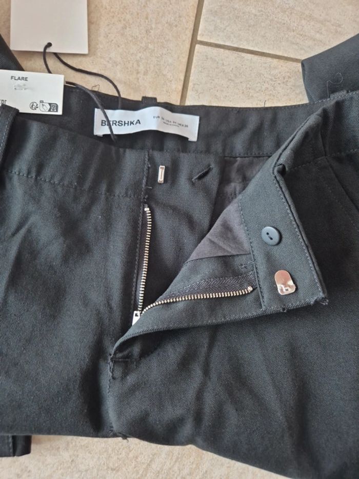 Pantalon noir Flare Bershka - photo numéro 7