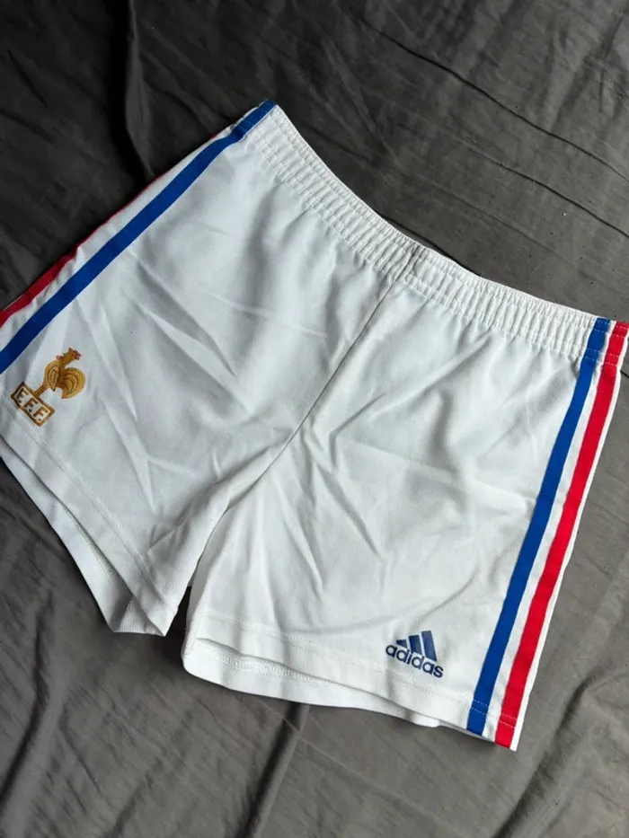 Short blanc adidas