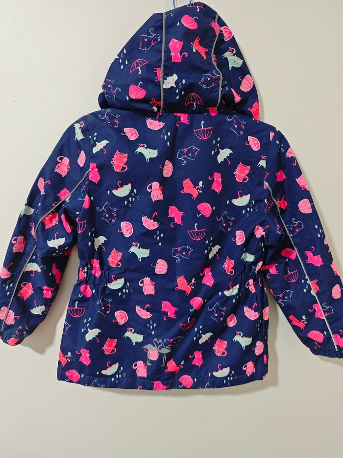 Veste enfant à capuche - doublée polaire - motif
animaux- bon état - photo numéro 2