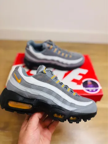 Nike Air Max 95 Grey Orange Black Taille 38