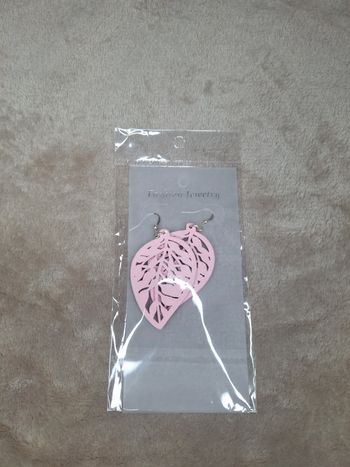 Boucles d'oreilles en bois feuille rose Fashion Jewrely neuf