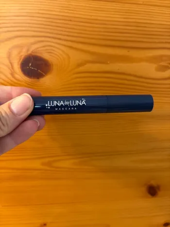 Mascara bleu Luna bu Luna