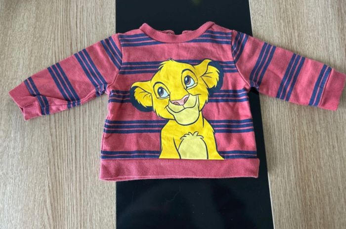 Lot Pull et t shirt manche longue roi lion ba y Disney 3 mois