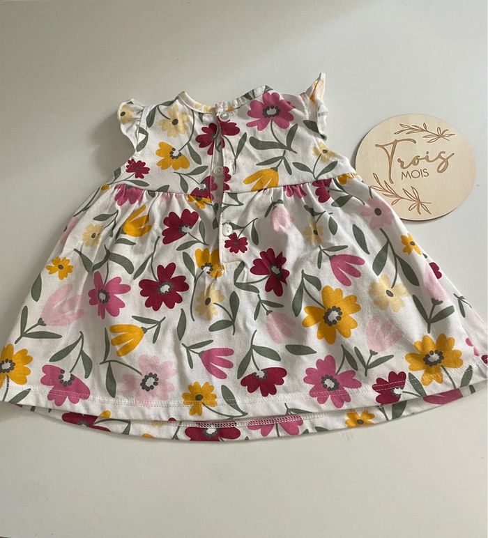 Robe à fleurs - photo numéro 2