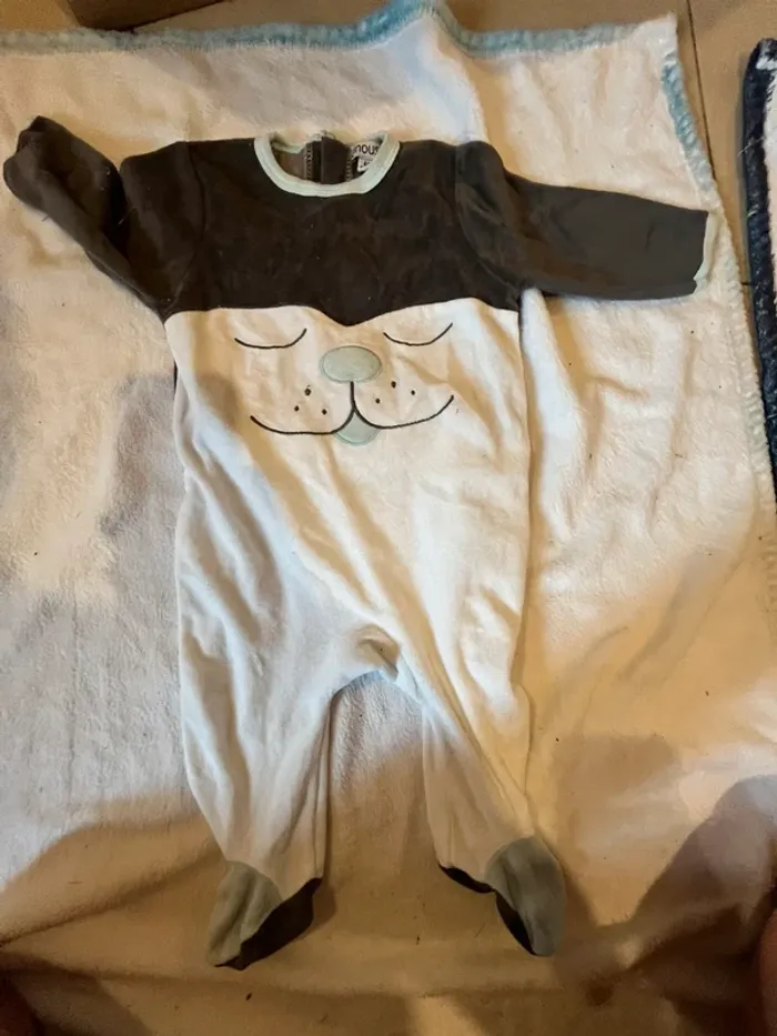 Pyjama taille 6 mois