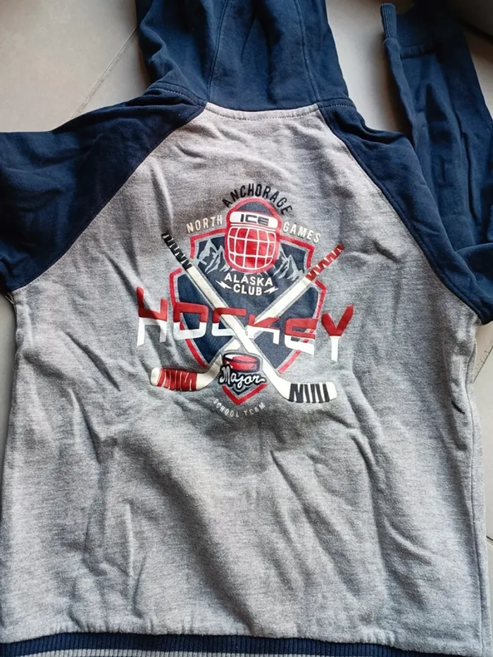Sweat taille 11 ans - photo numéro 2