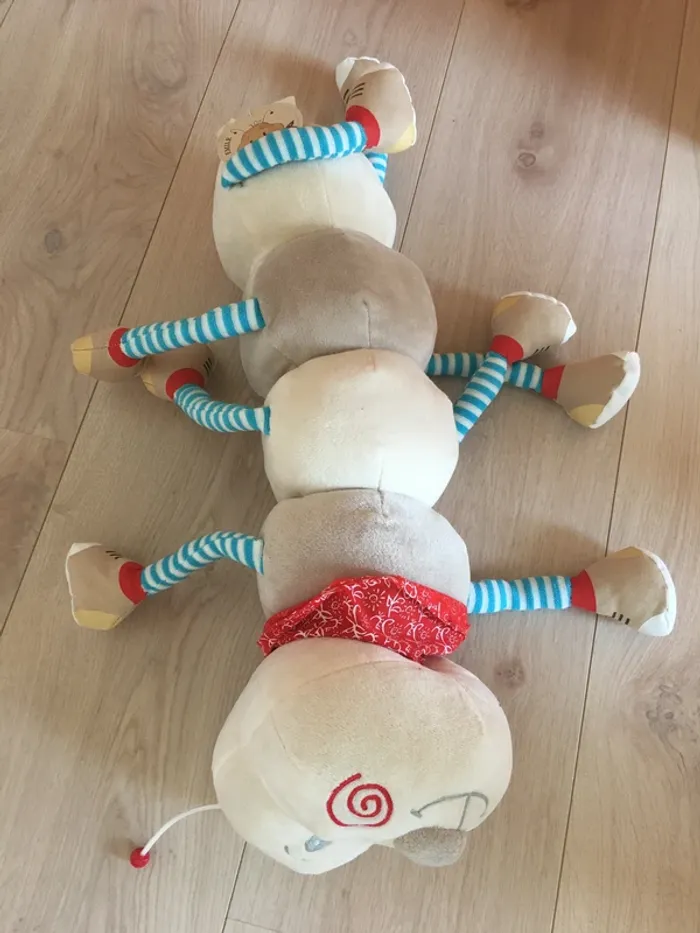 Grande peluche Emile chenille - photo numéro 2
