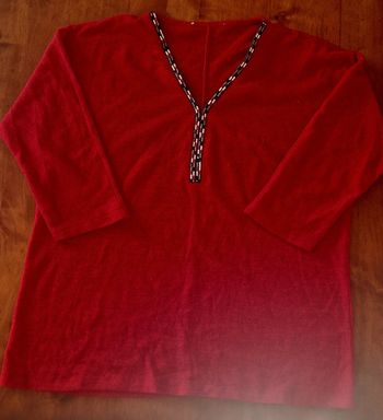 Joli pull col V perlé