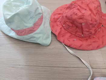 Lot de deux chapeaux fille