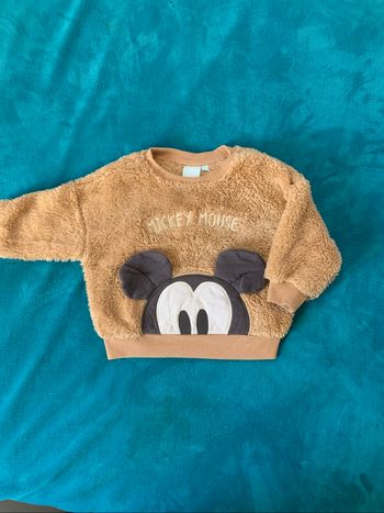 Pull Mickey taille 12 mois