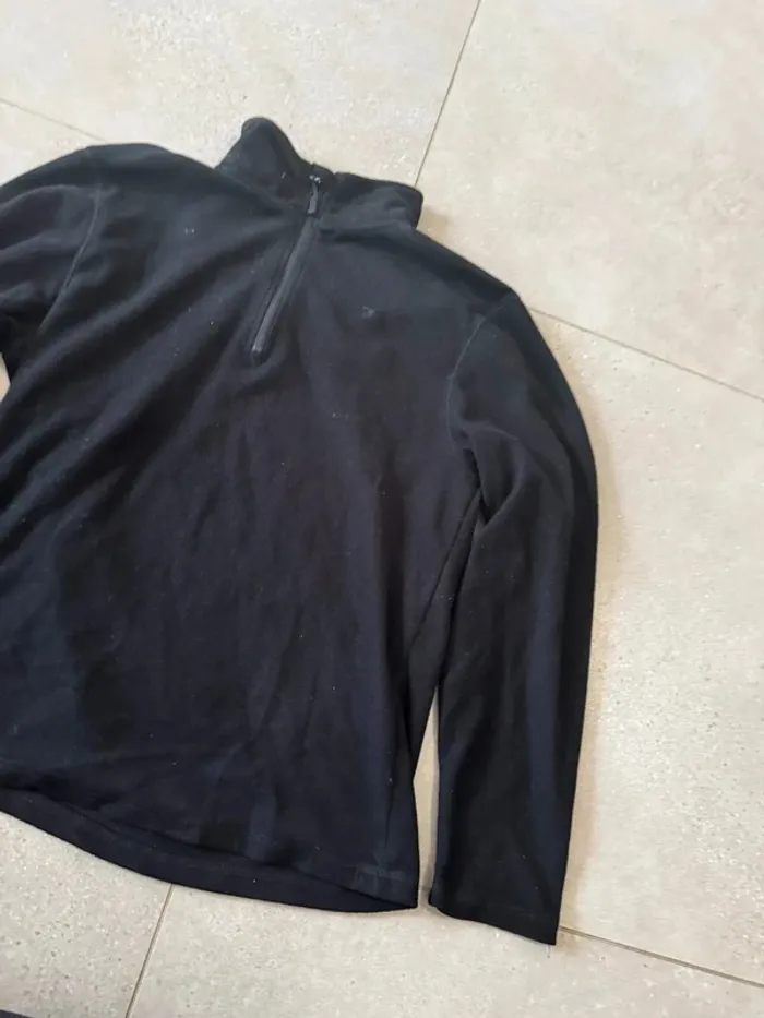 Pull noir workout, taille M, très bon état - photo numéro 2
