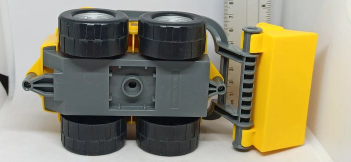 Véhicule pelleteuse avec plot lego duplo - photo numéro 16