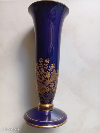 Vase en porcelaine bleue