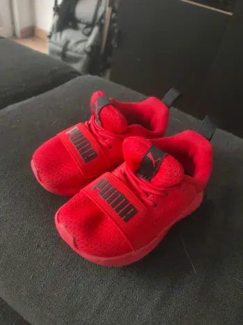 Baskets rouge et noire garçon 20