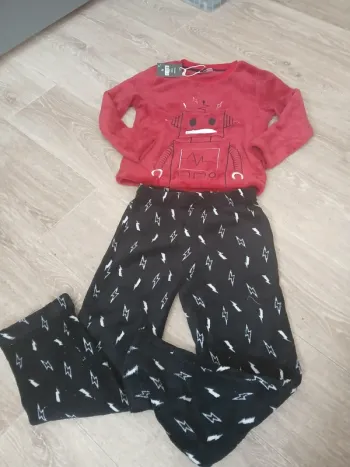Pyjama polaire neuf 6 ans garçon