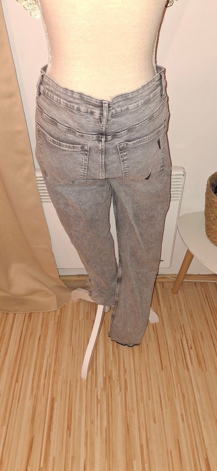 Jeans gris. - photo numéro 3